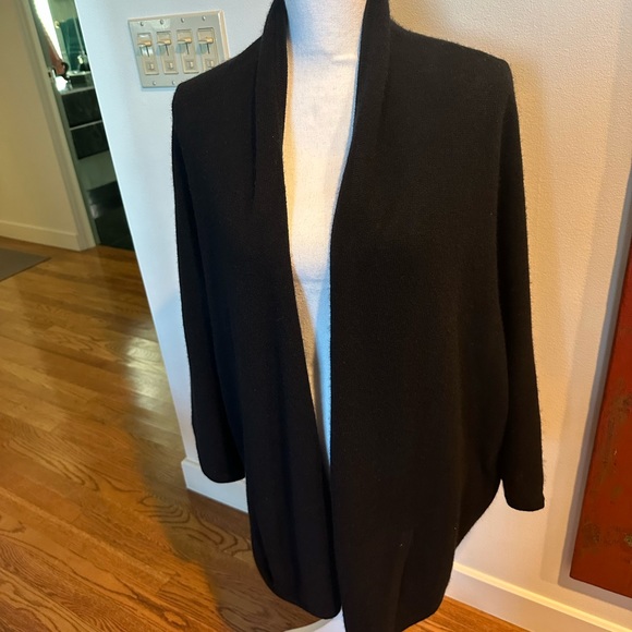 New with tags from Neiman Marcus - black cashmere sweater - Picture 1 of 6